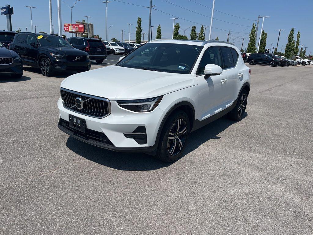 used 2025 Volvo XC40 car, priced at $29,400