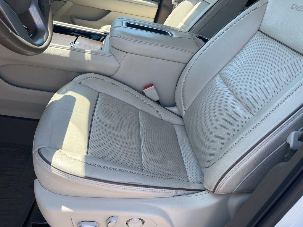 used 2021 GMC Yukon XL car, priced at $49,400