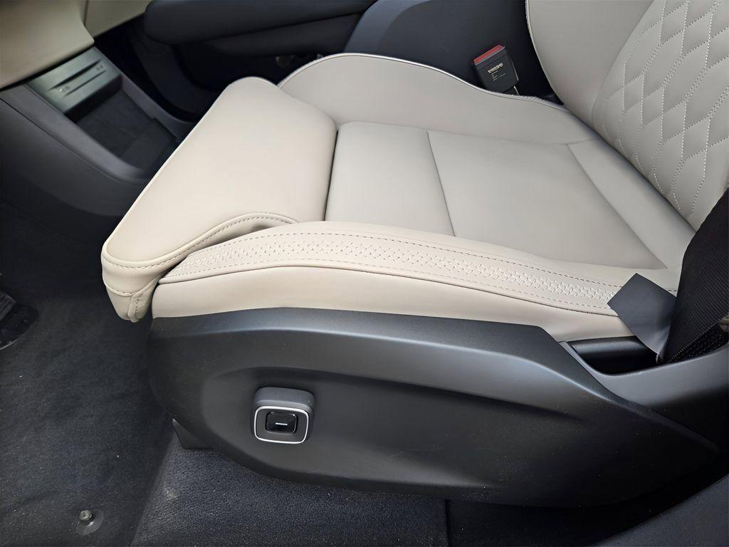 new 2025 Volvo EX90 car, priced at $83,105