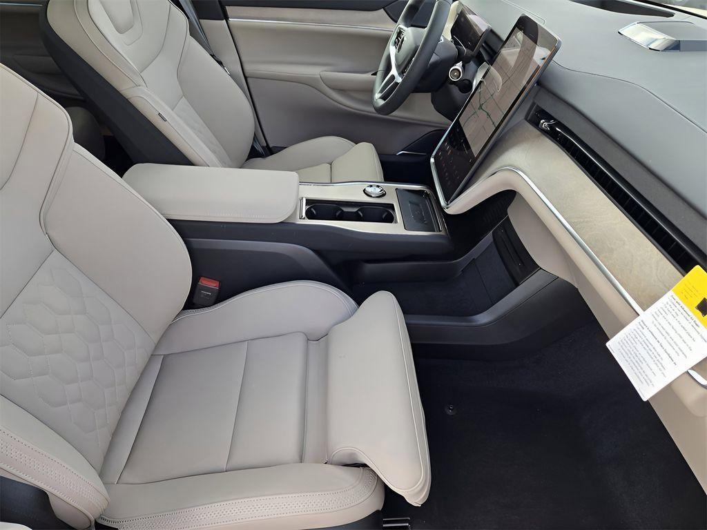 new 2025 Volvo EX90 car, priced at $83,105