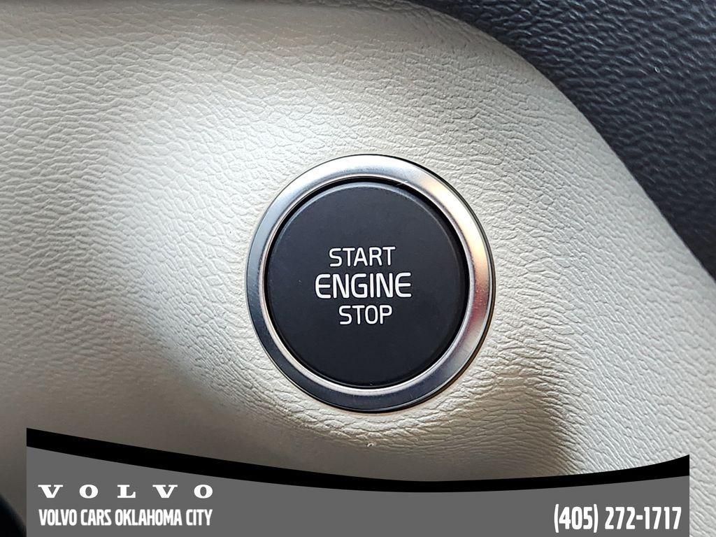 new 2026 Volvo XC40 car, priced at $49,025