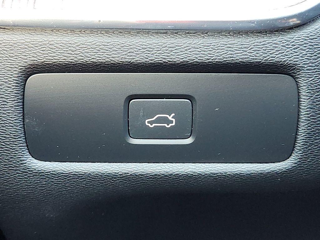 used 2023 Volvo XC60 car, priced at $40,900