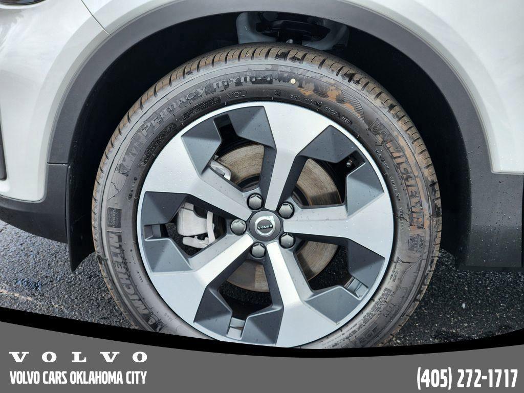 new 2025 Volvo XC40 car, priced at $45,485