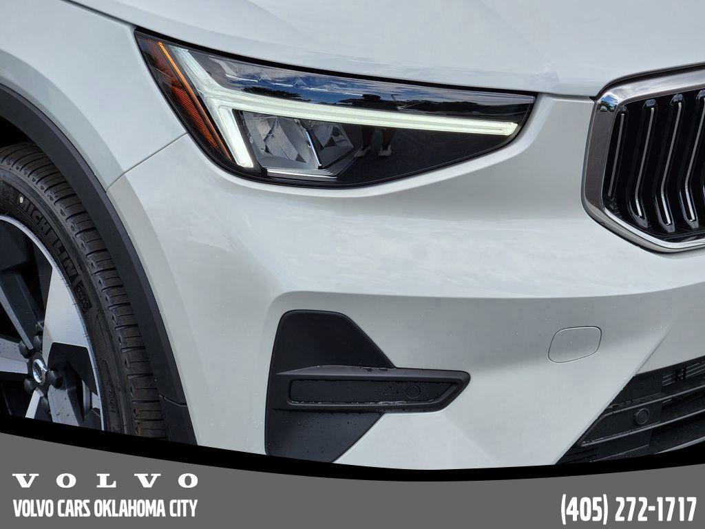 new 2025 Volvo XC40 car, priced at $45,485