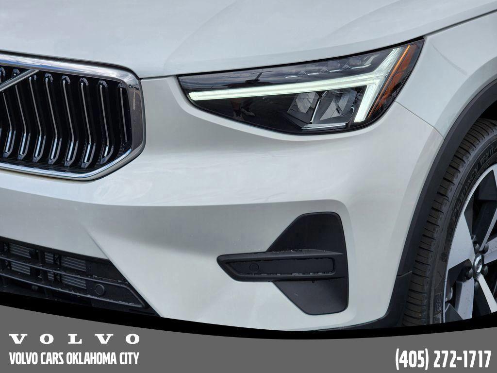 new 2025 Volvo XC40 car, priced at $45,485