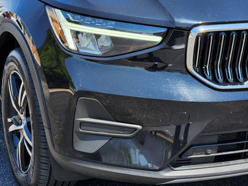 used 2025 Volvo XC40 car, priced at $29,000