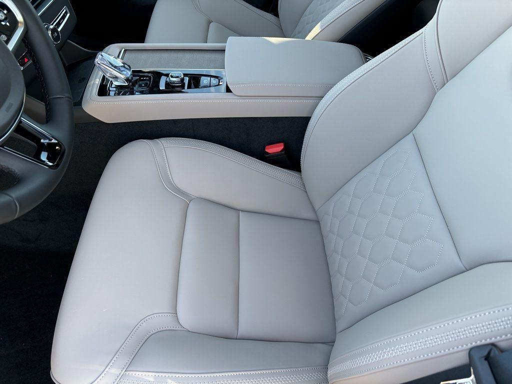 new 2025 Volvo XC90 Plug-In Hybrid car, priced at $78,805