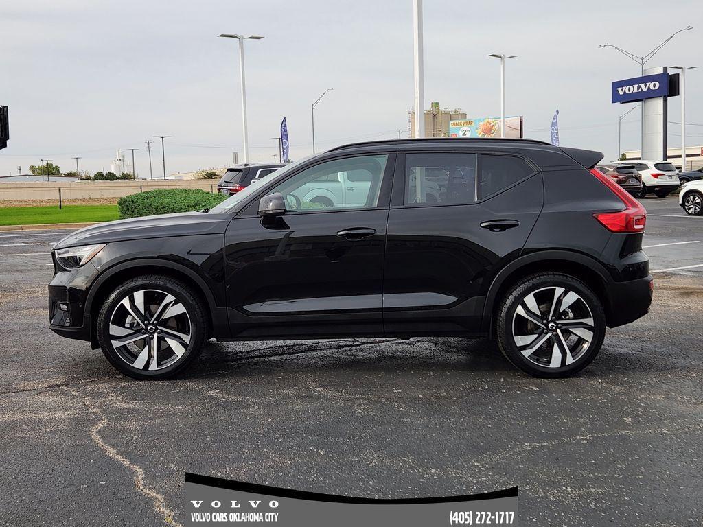 used 2025 Volvo XC40 car, priced at $33,400