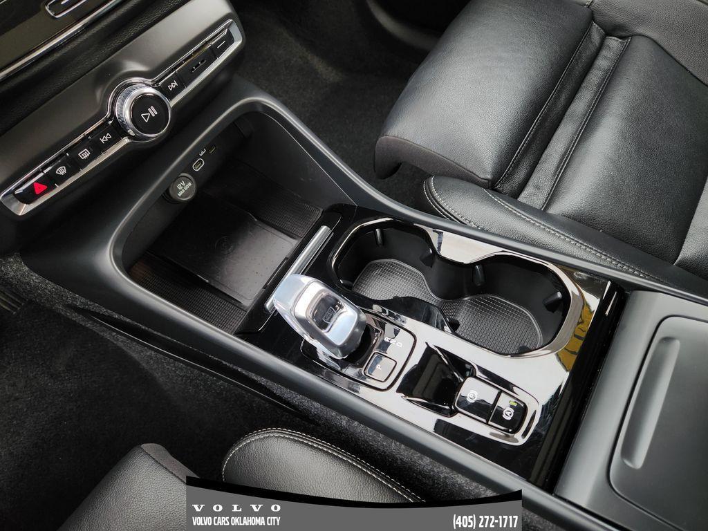 used 2025 Volvo XC40 car, priced at $33,400