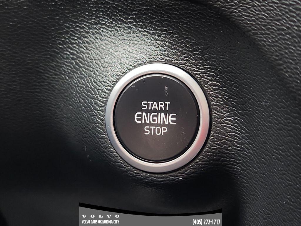 used 2025 Volvo XC40 car, priced at $33,400