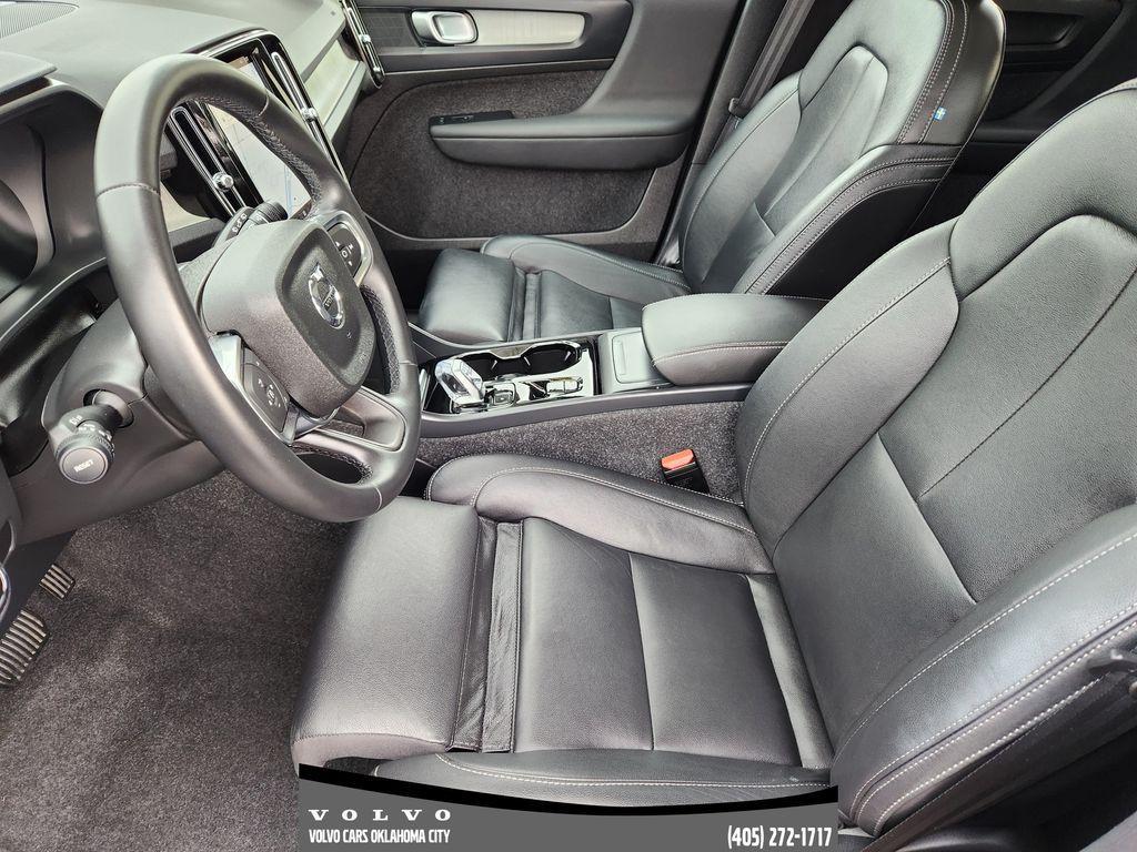 used 2025 Volvo XC40 car, priced at $33,400