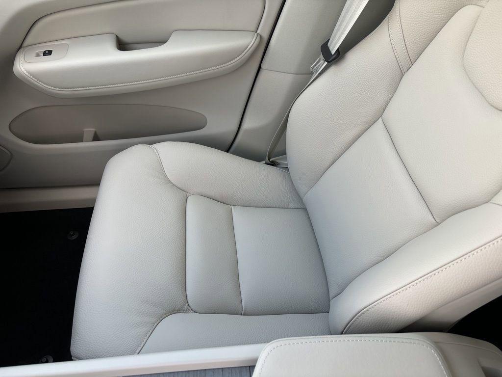 new 2025 Volvo XC60 Plug-In Hybrid car, priced at $66,260