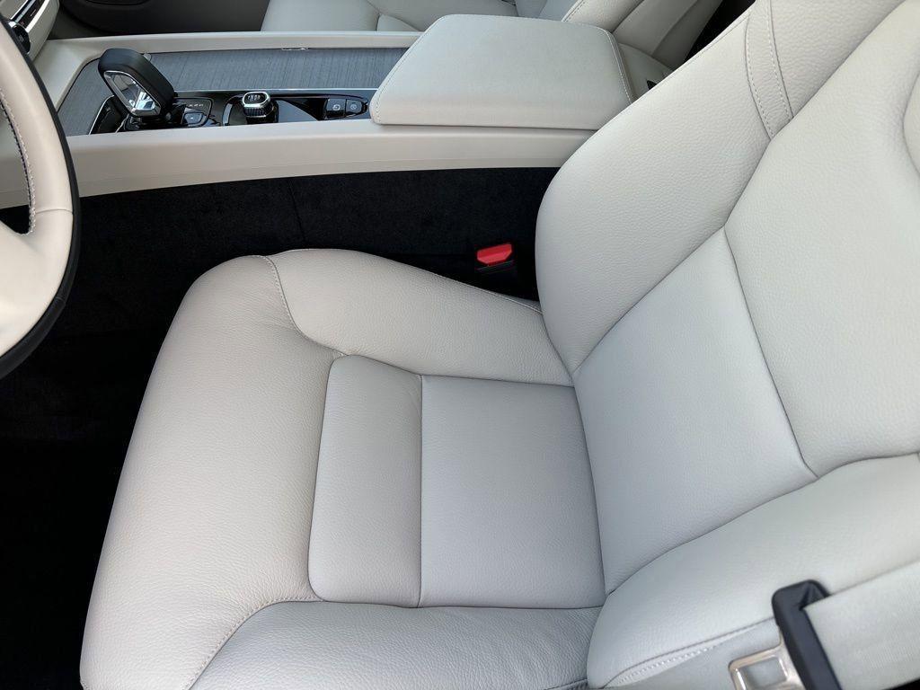 new 2025 Volvo XC60 Plug-In Hybrid car, priced at $66,260