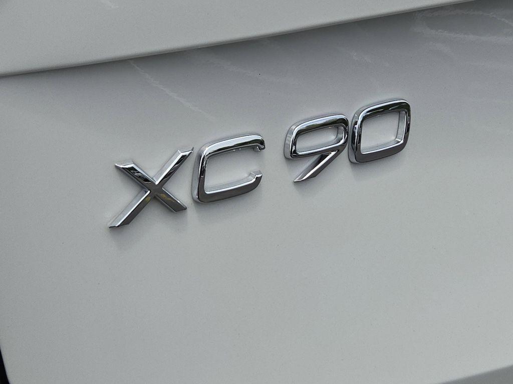 new 2026 Volvo XC90 car, priced at $76,525