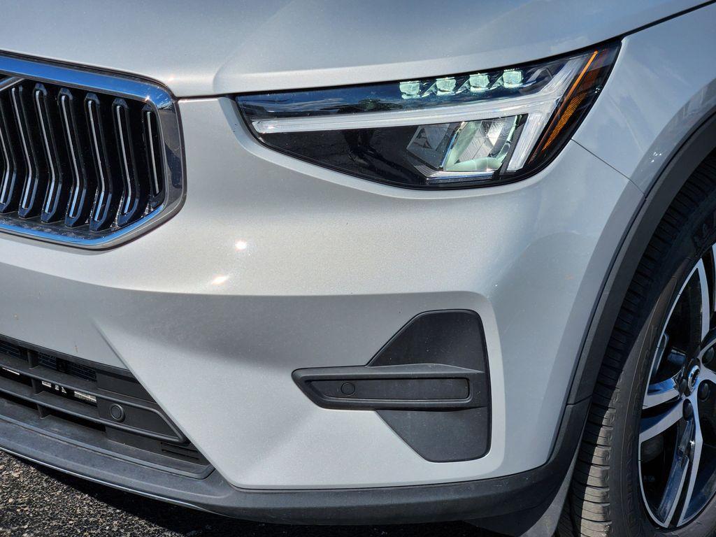 used 2025 Volvo XC40 car, priced at $32,900