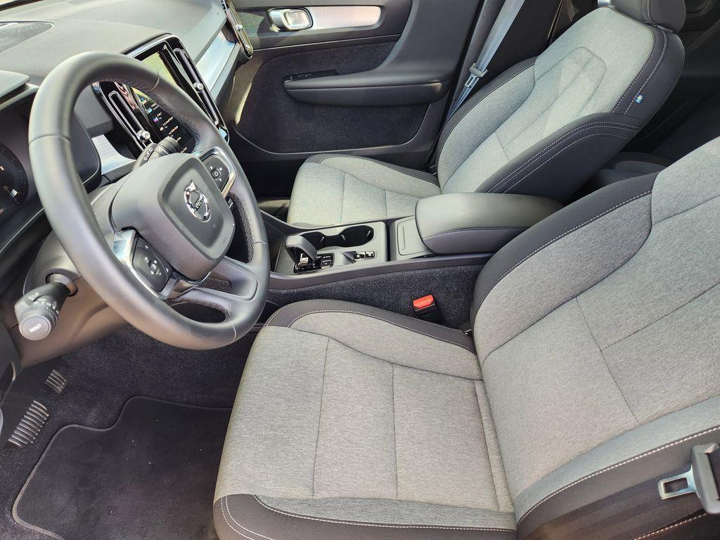 used 2025 Volvo XC40 car, priced at $32,900