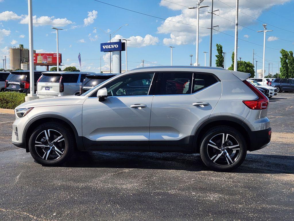 used 2025 Volvo XC40 car, priced at $32,900
