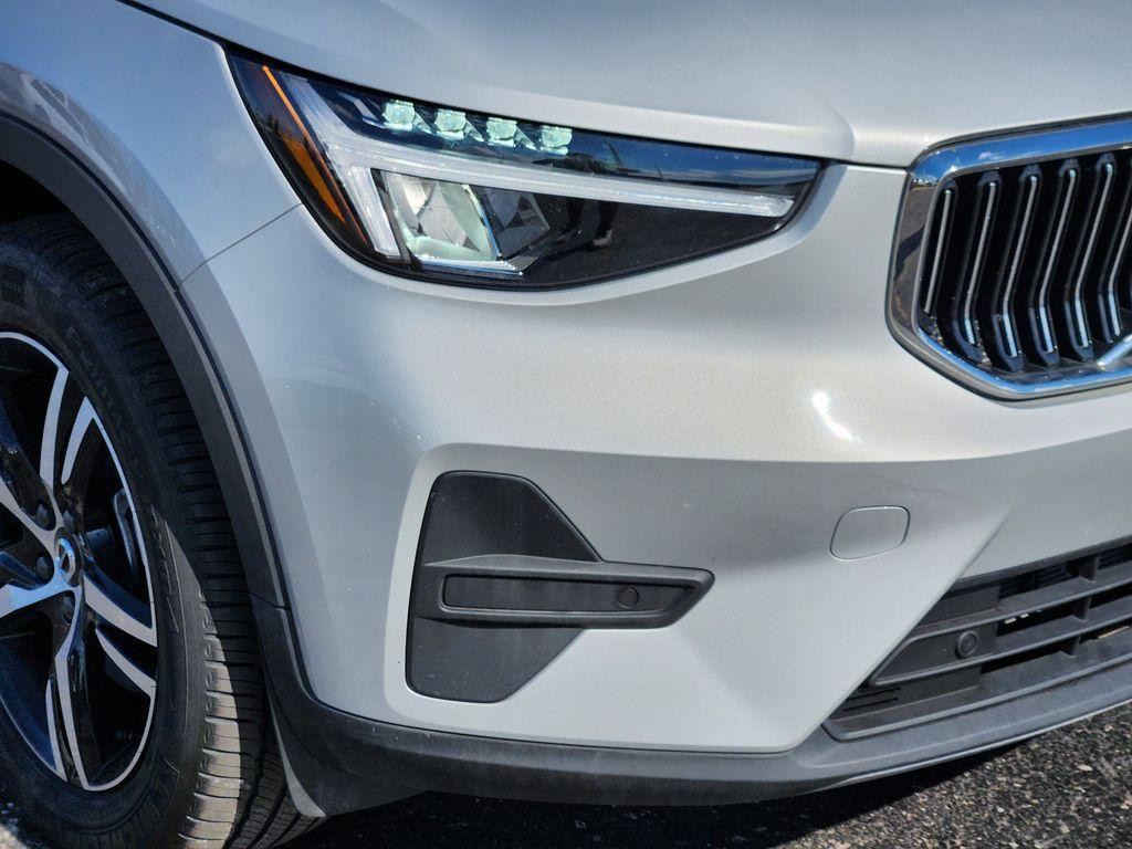 used 2025 Volvo XC40 car, priced at $32,900