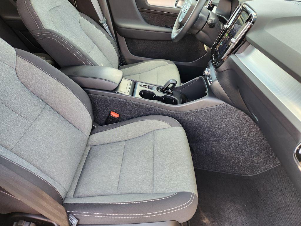used 2025 Volvo XC40 car, priced at $32,900