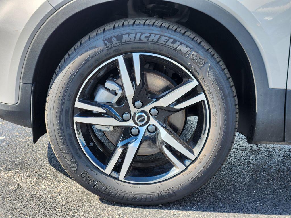 used 2025 Volvo XC40 car, priced at $32,900