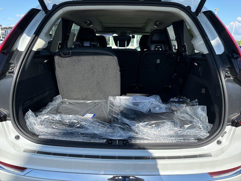 new 2025 Volvo XC90 Plug-In Hybrid car, priced at $83,750
