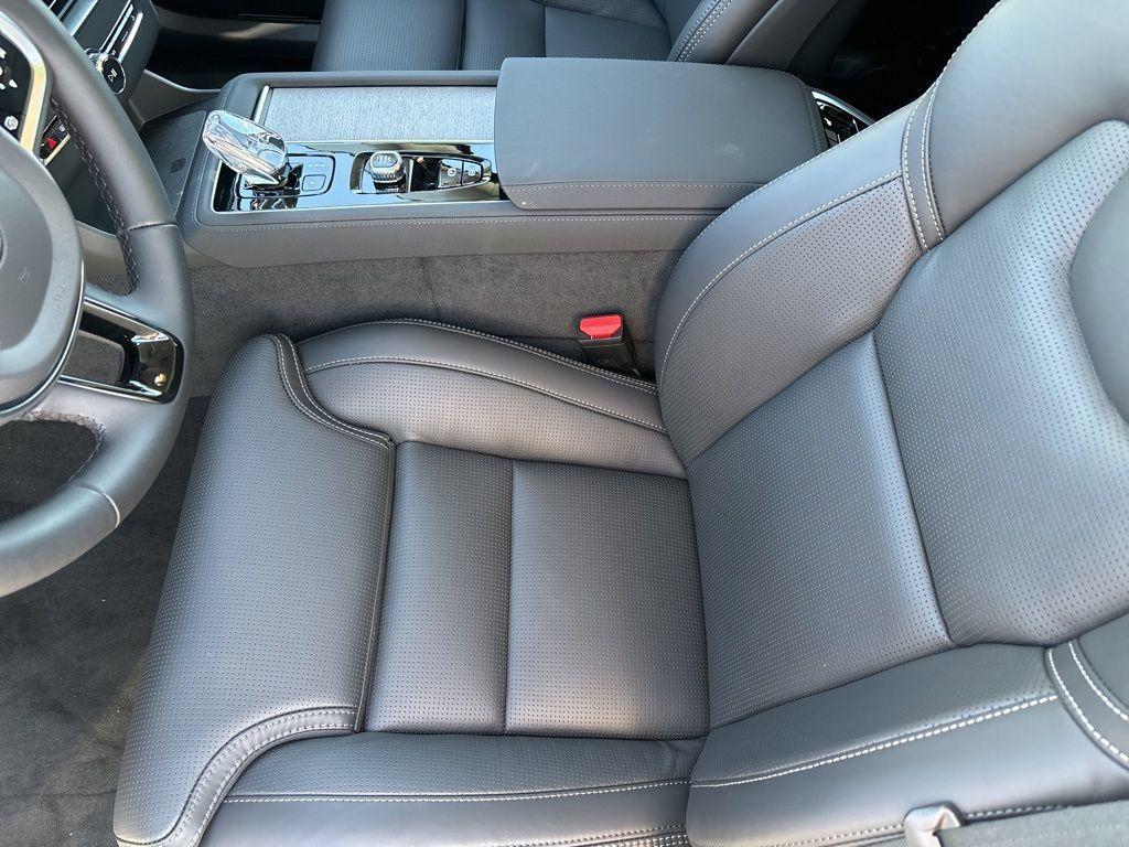 new 2025 Volvo XC90 Plug-In Hybrid car, priced at $83,750