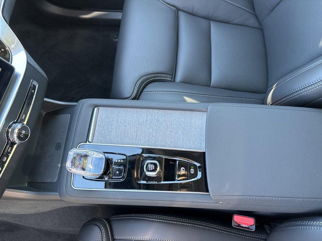 new 2025 Volvo XC90 Plug-In Hybrid car, priced at $83,750