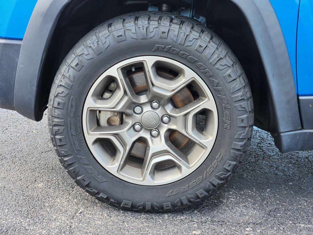 used 2020 Jeep Cherokee car, priced at $18,000