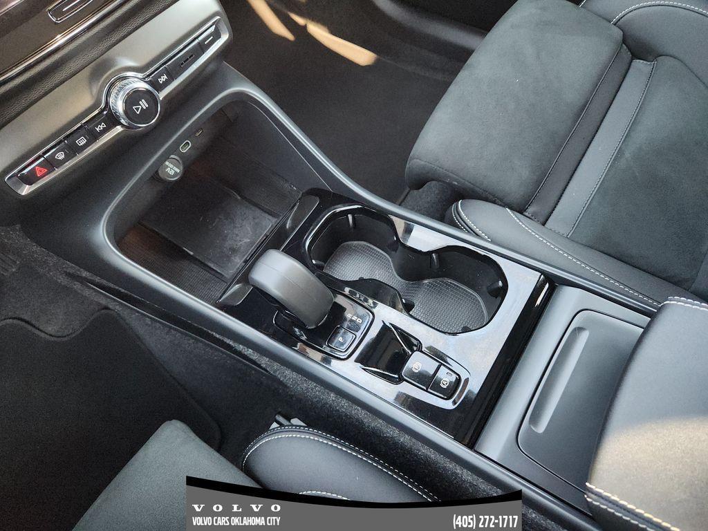 used 2025 Volvo XC40 car, priced at $37,400