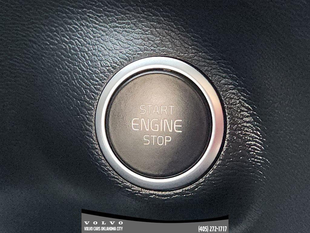 used 2025 Volvo XC40 car, priced at $37,400