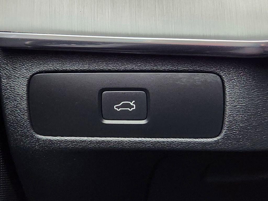 used 2025 Volvo XC90 car, priced at $47,400