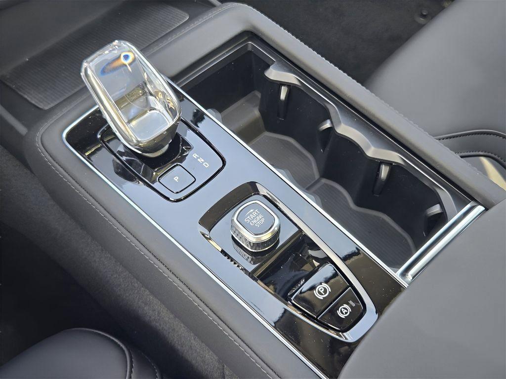 new 2025 Volvo XC90 Plug-In Hybrid car, priced at $79,155