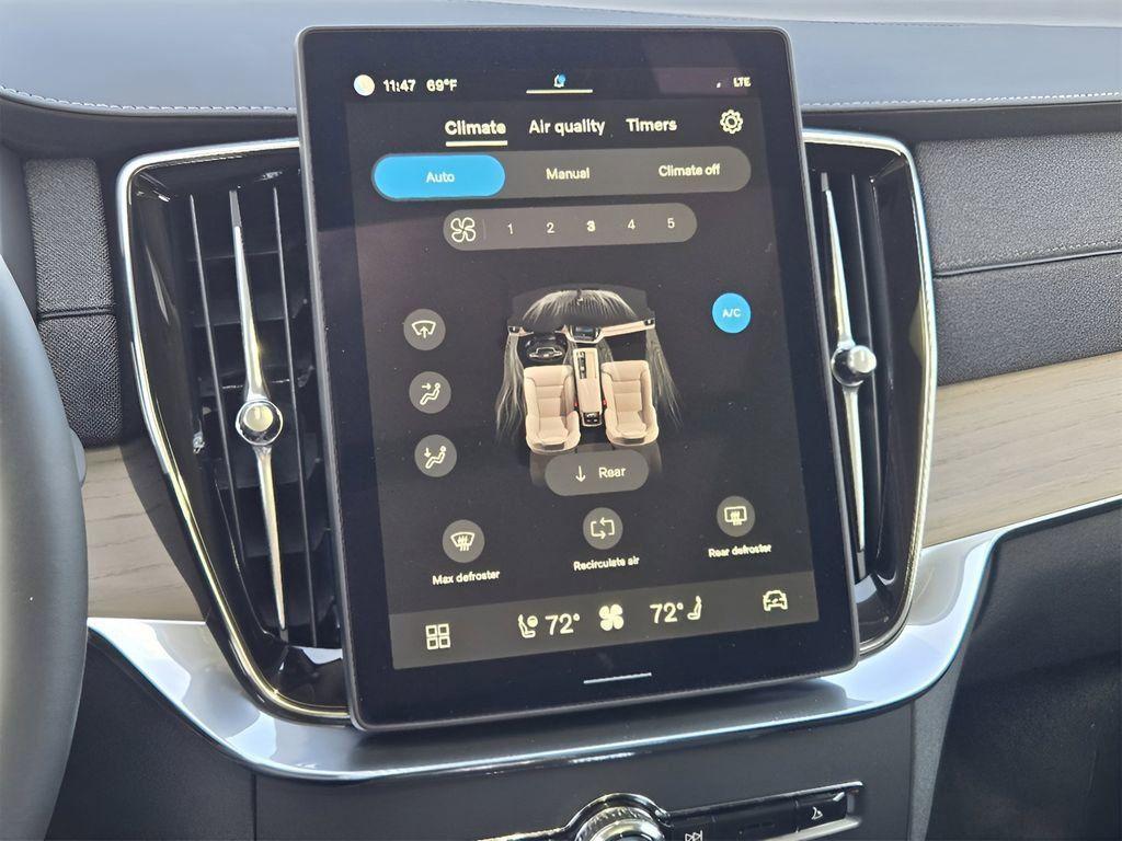 new 2025 Volvo XC90 Plug-In Hybrid car, priced at $79,155