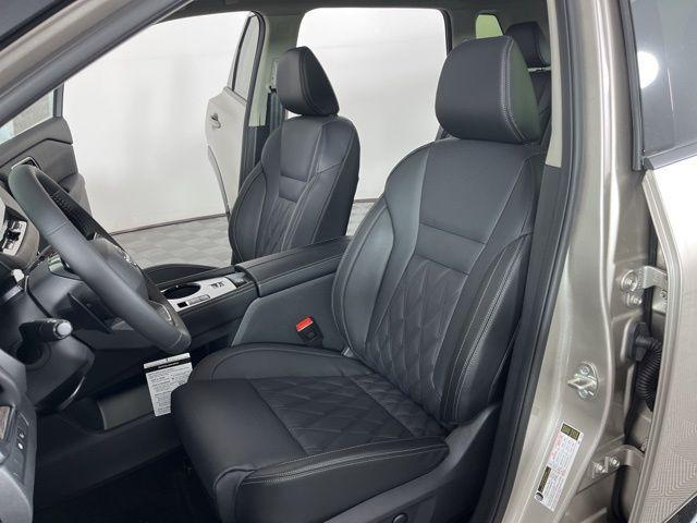 new 2025 Nissan Rogue car, priced at $46,555