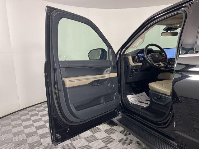 used 2024 Ford Expedition car, priced at $43,900