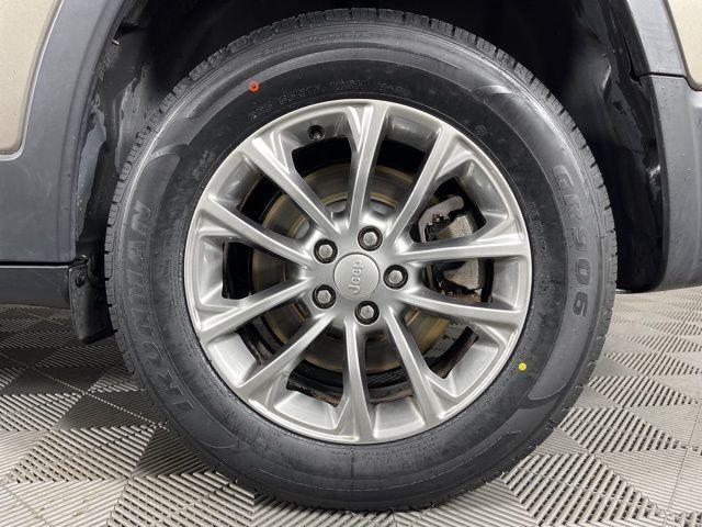 used 2019 Jeep Cherokee car, priced at $17,655