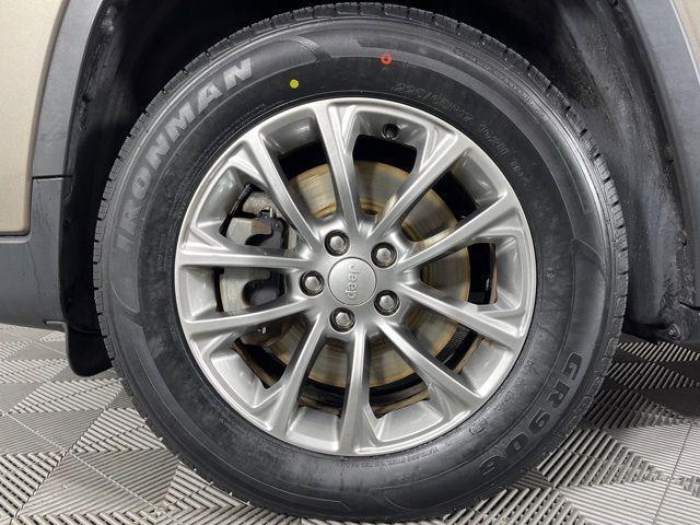 used 2019 Jeep Cherokee car, priced at $17,655