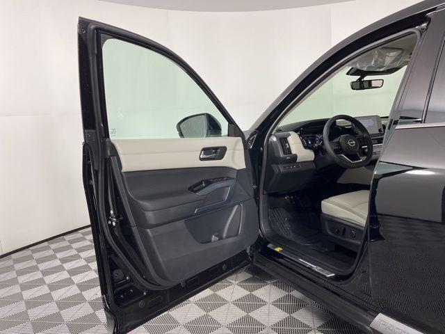 new 2025 Nissan Pathfinder car, priced at $40,059