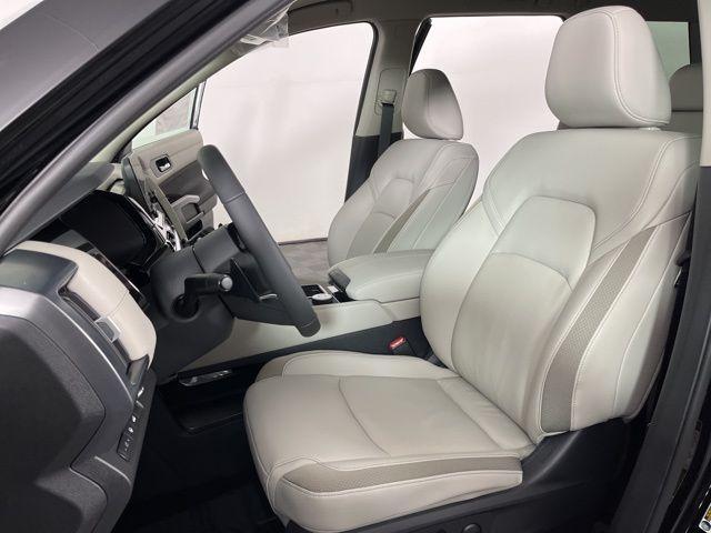 new 2025 Nissan Pathfinder car, priced at $40,059