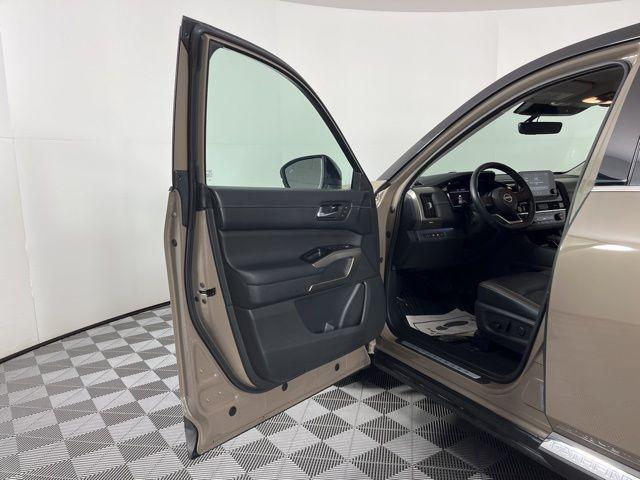 used 2023 Nissan Pathfinder car, priced at $34,100