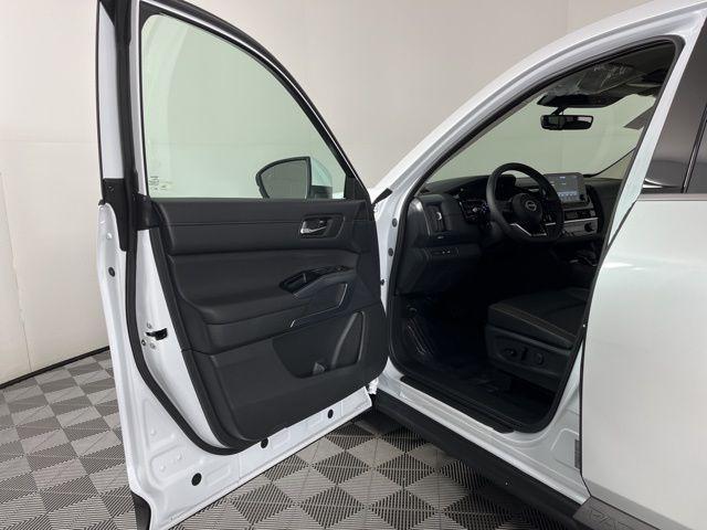new 2025 Nissan Pathfinder car, priced at $37,642