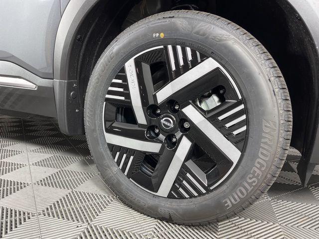 new 2025 Nissan Kicks car, priced at $25,004