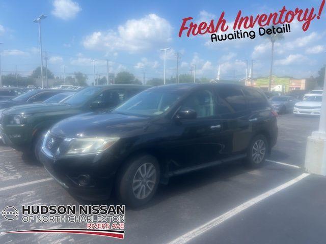 used 2014 Nissan Pathfinder car, priced at $9,100