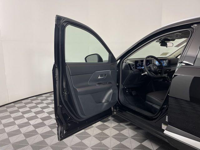 new 2025 Nissan Kicks car, priced at $27,752