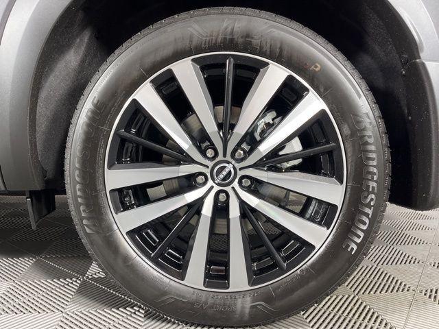 new 2025 Nissan Pathfinder car, priced at $44,011