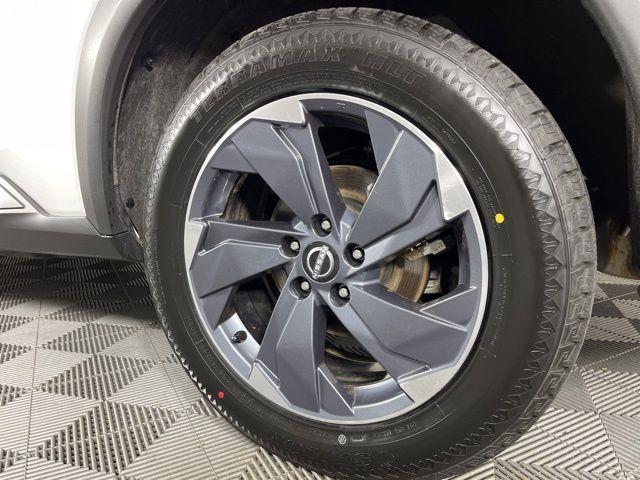 used 2024 Nissan Rogue car, priced at $22,993