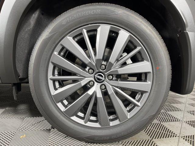 new 2025 Nissan Pathfinder car, priced at $43,958