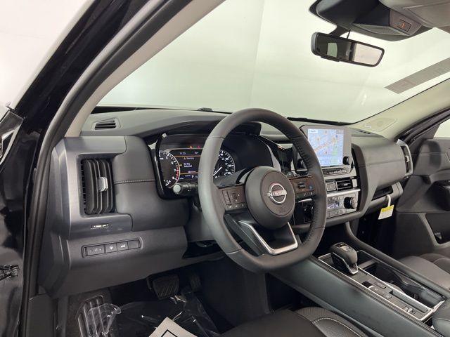 new 2025 Nissan Pathfinder car, priced at $43,958