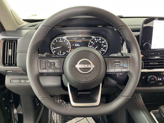 new 2025 Nissan Pathfinder car, priced at $43,958