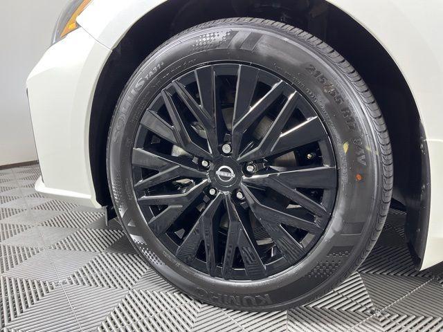 new 2025 Nissan Altima car, priced at $29,423
